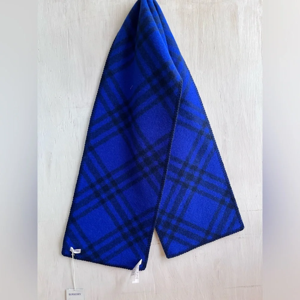 BURBERRY- Equestrian Knight Design Patch Check Wool Scarf - Picture 3 of 10